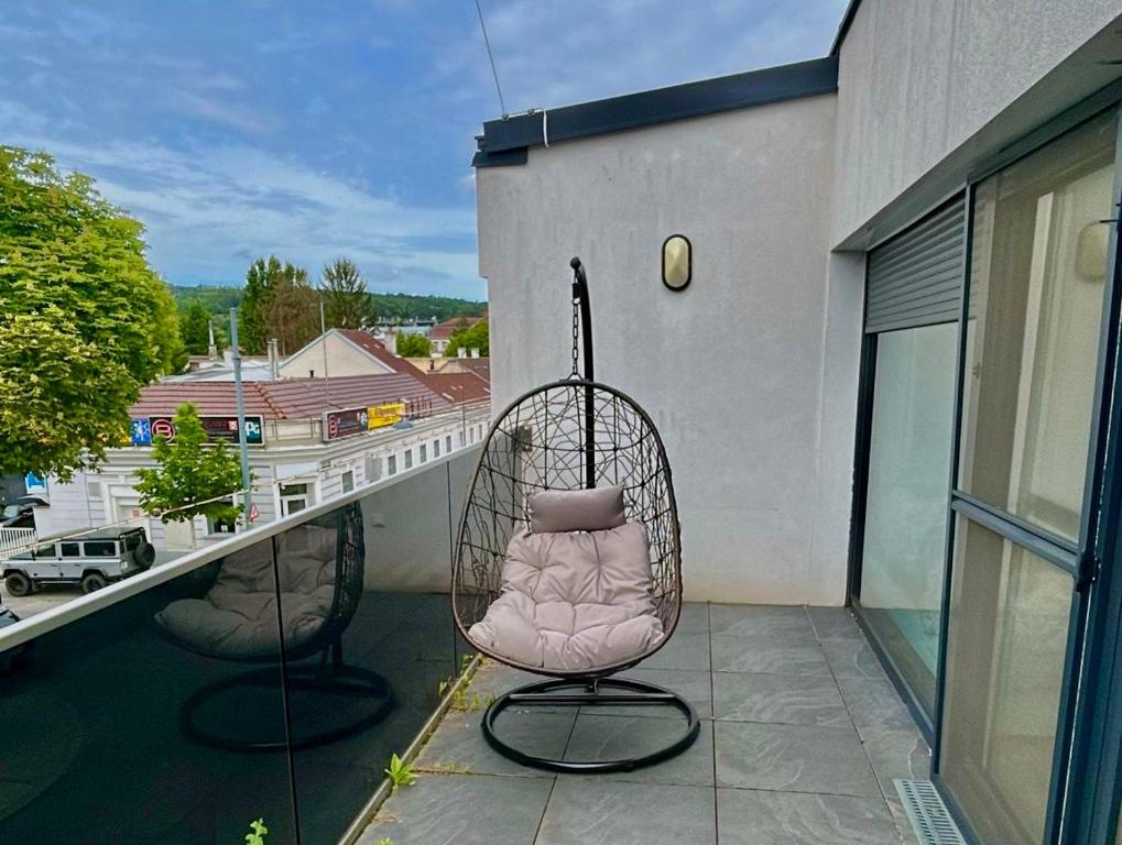 90 m2 Apartment with Balcony & Free Parking