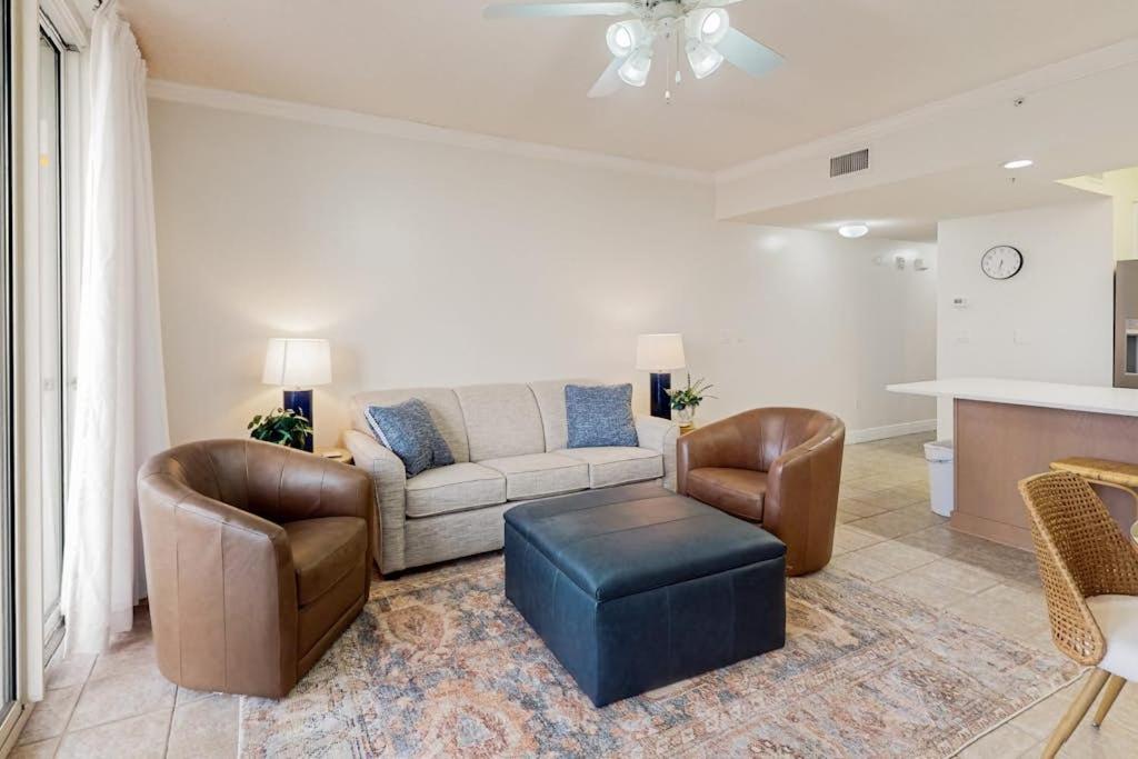 Gulf front condo with furnished patio pool fitness room boardwalk to beach, Destin, FL