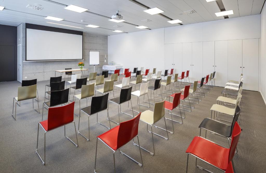 Newstar Hotel (Free Parking) - Resim 33