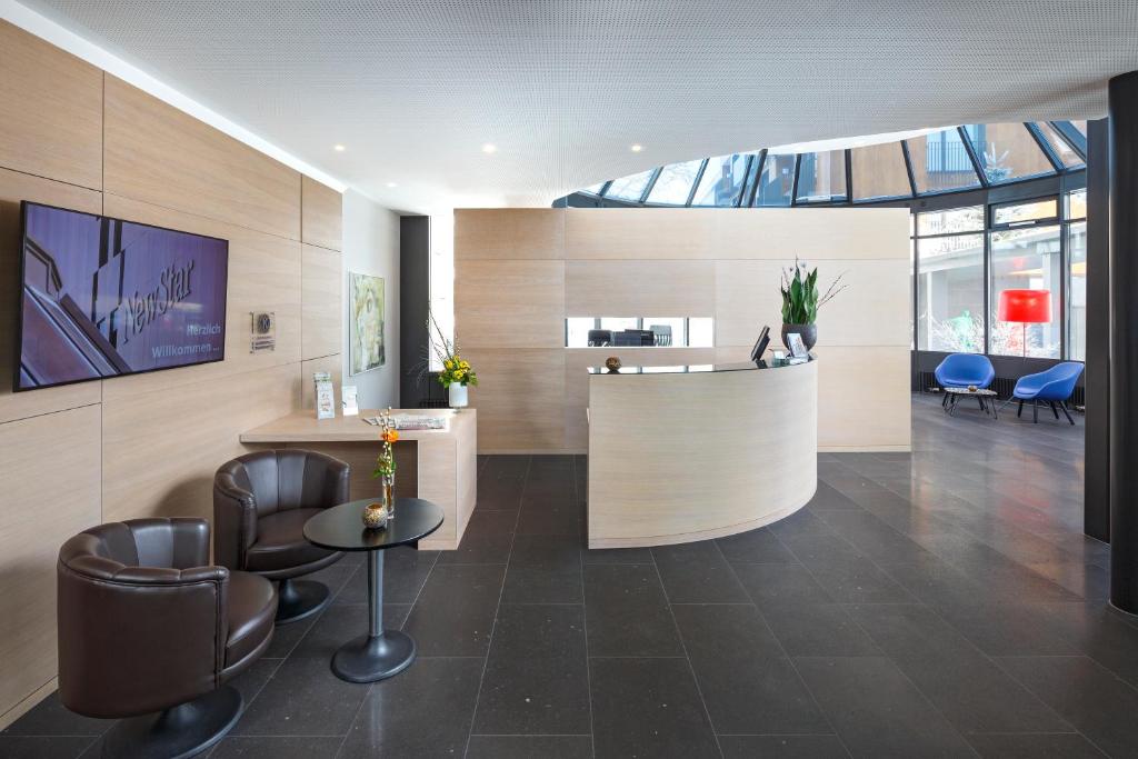 Newstar Hotel (Free Parking) - Resim 22