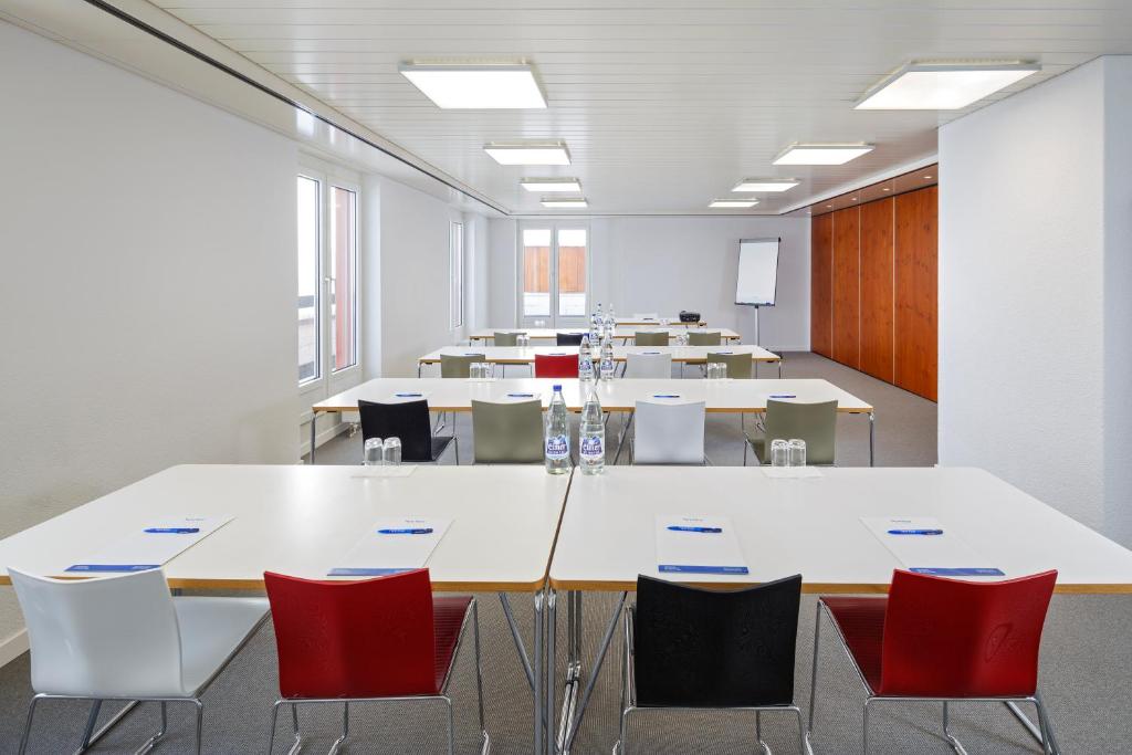 Newstar Hotel (Free Parking) - Resim 6