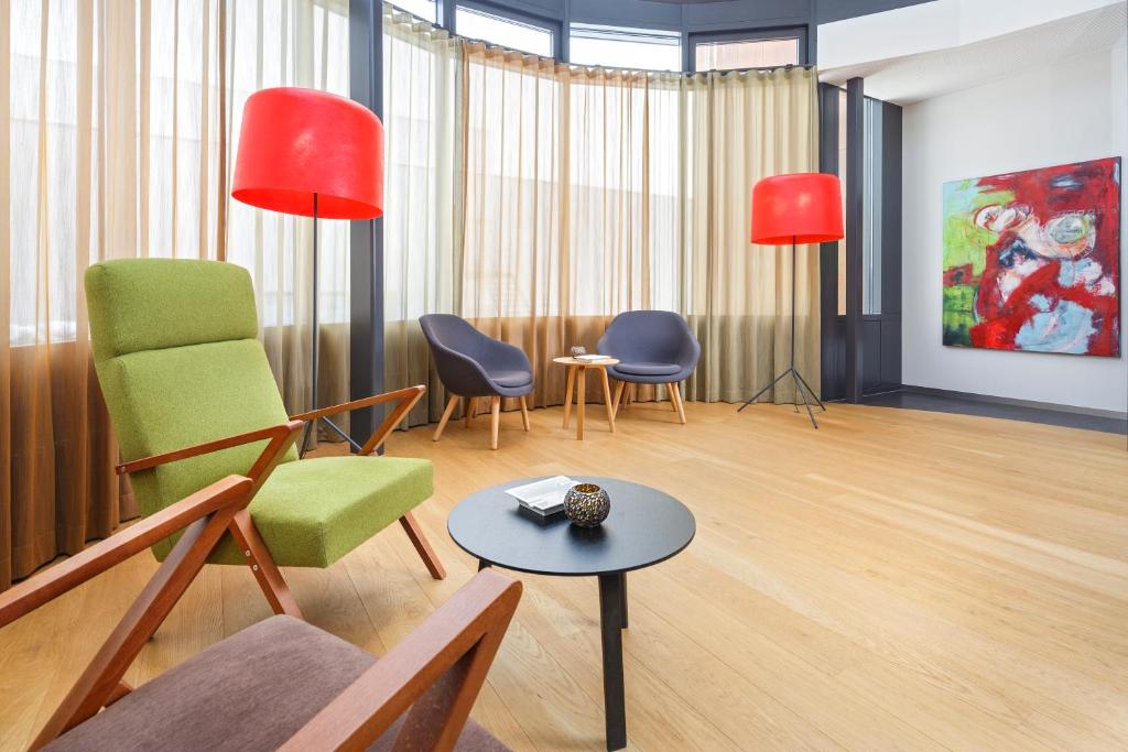 Newstar Hotel (Free Parking) - Resim 25