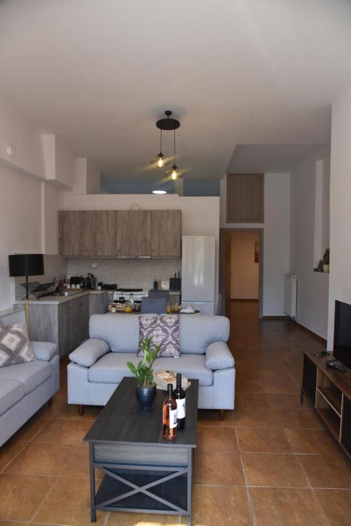 Fully Renovated Apartment -700m from Mill of Elves-Free Parking & Fast WiFi