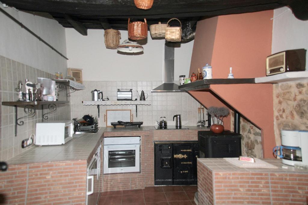 Zdjęcie z galerii obiektu APARTAMENTO RURAL ABUELO EMILIO w mieście Tornavacas
