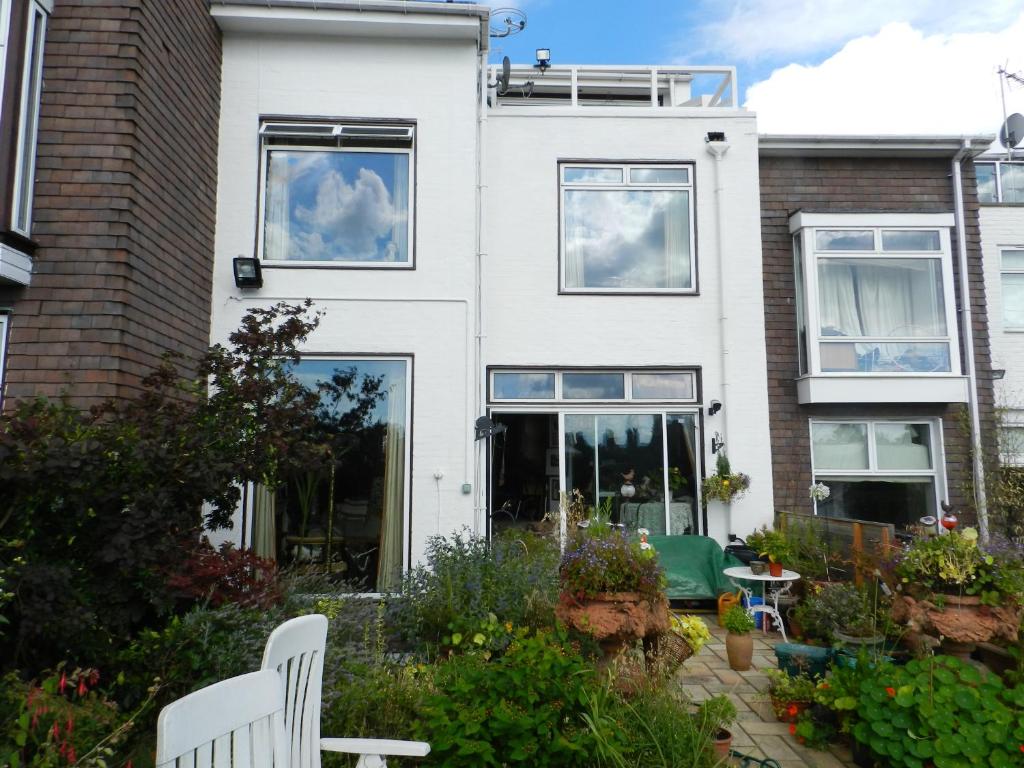 Chiswick Riviera با پارکینگ رایگان