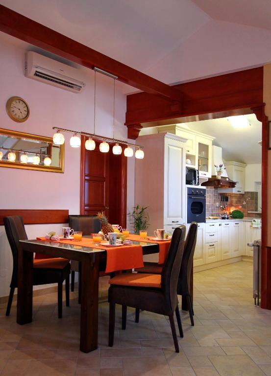 Kuchyň nebo kuchyňský kout v ubytování Apartment Splendid