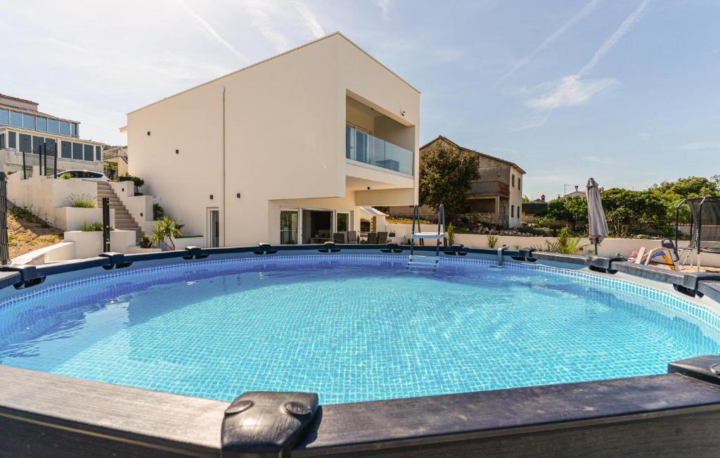 3 Bedroom Amazing Home In Sibenik