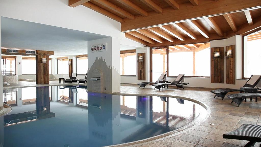 Bazén v ubytovaní Hotel Gardenia alebo v jeho blízkosti