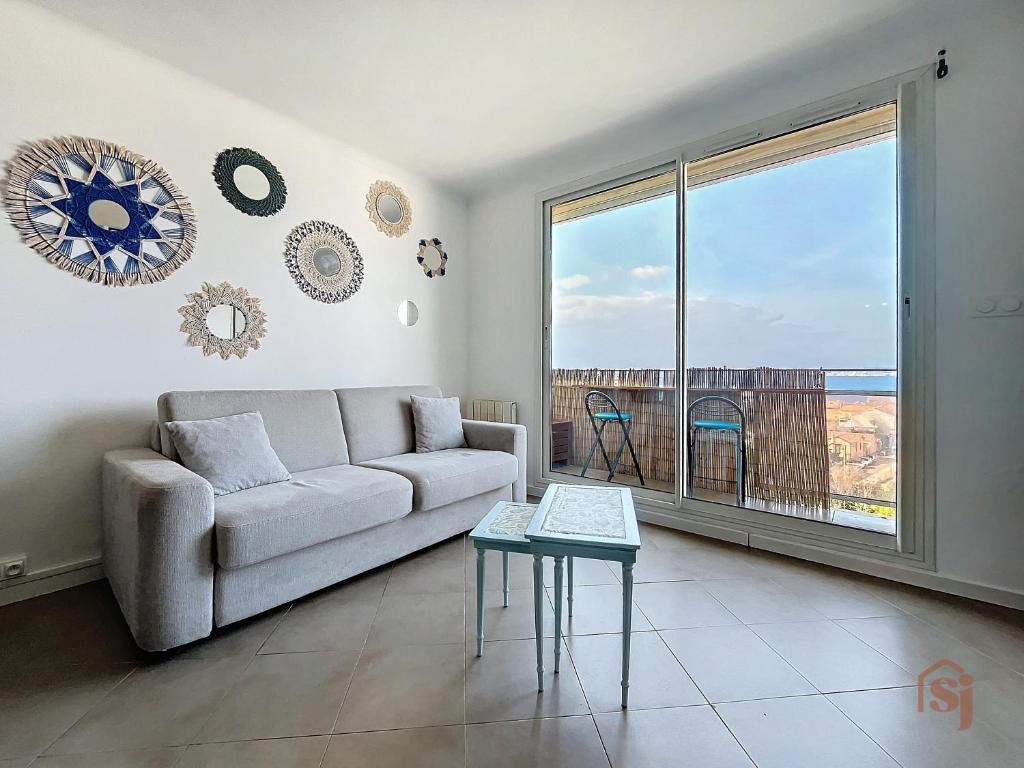 Sea view - Balcony - Beach - Free parking