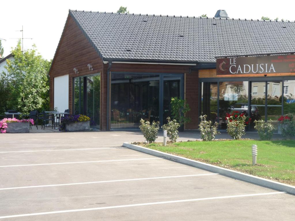 Zahrada ubytování Logis Le Cadusia
