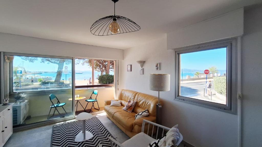 Appartement de 92 m2 climatisé face à la mer avec garage