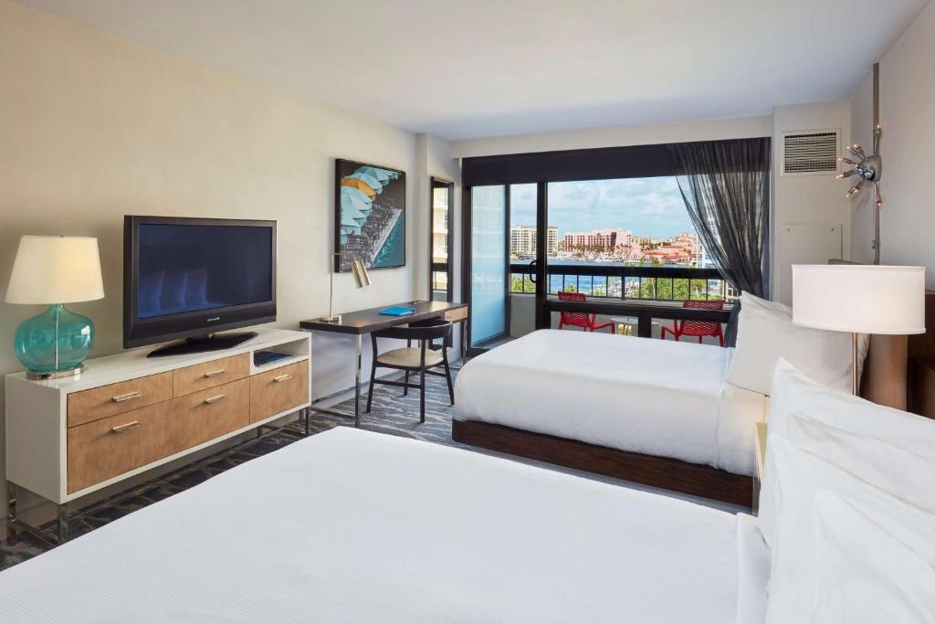 Waterstone Resort & Marina Boca Raton, Curio Collection by Hilton - 