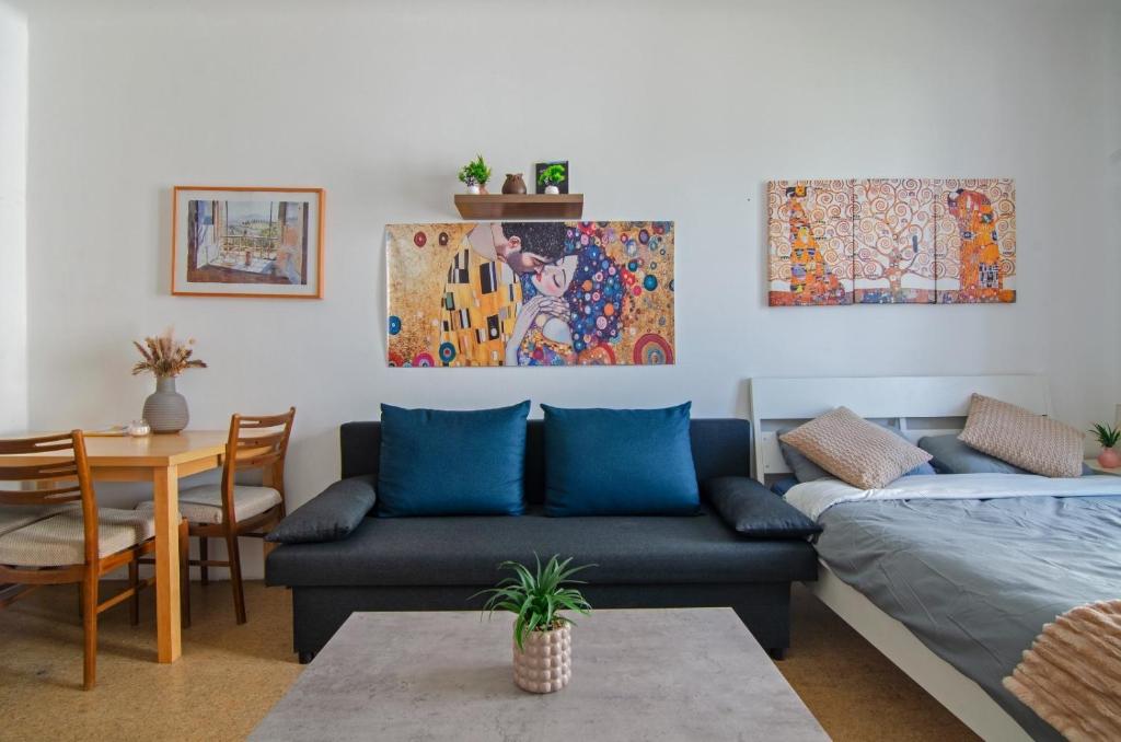 Cozy Belvedere Apartment