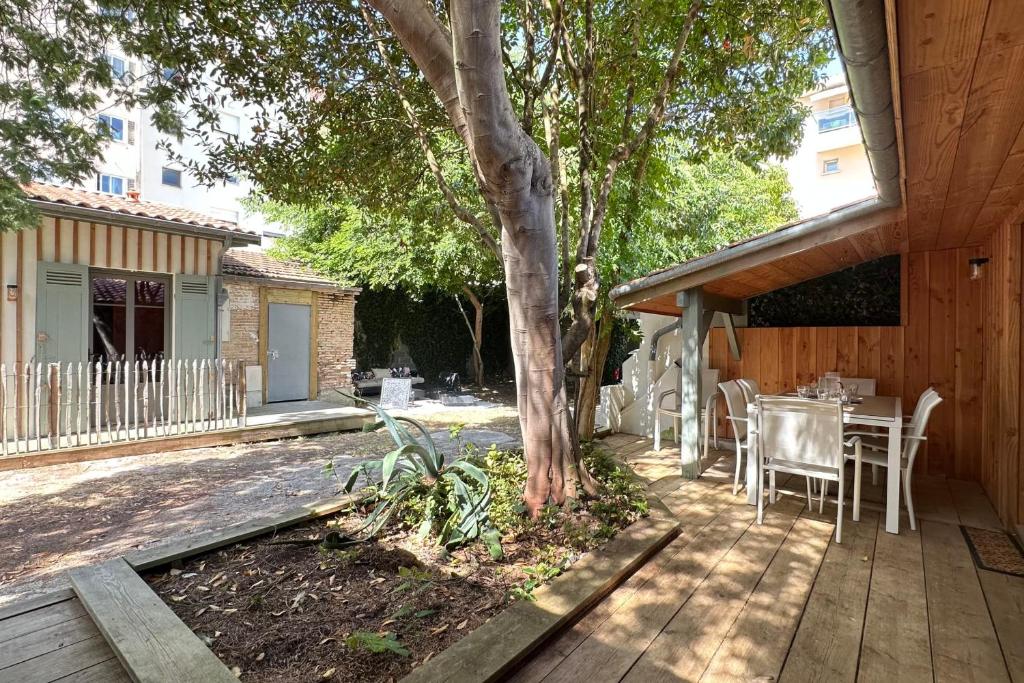 House for 8 with garden & terrace in Arcachon
