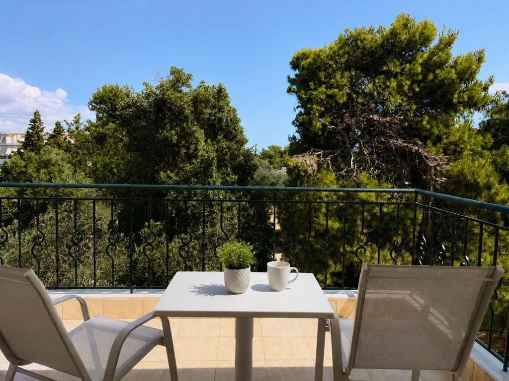 Artemida Olive Gem - Sunny Balcony Views & Parking