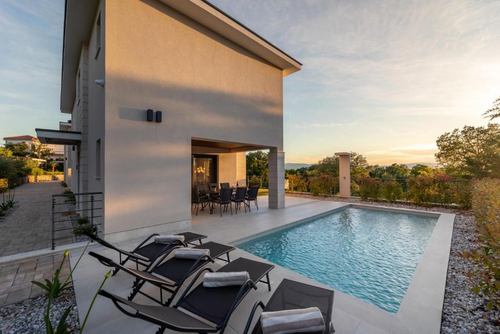 Villa Cremona 2 by El-pi Tours