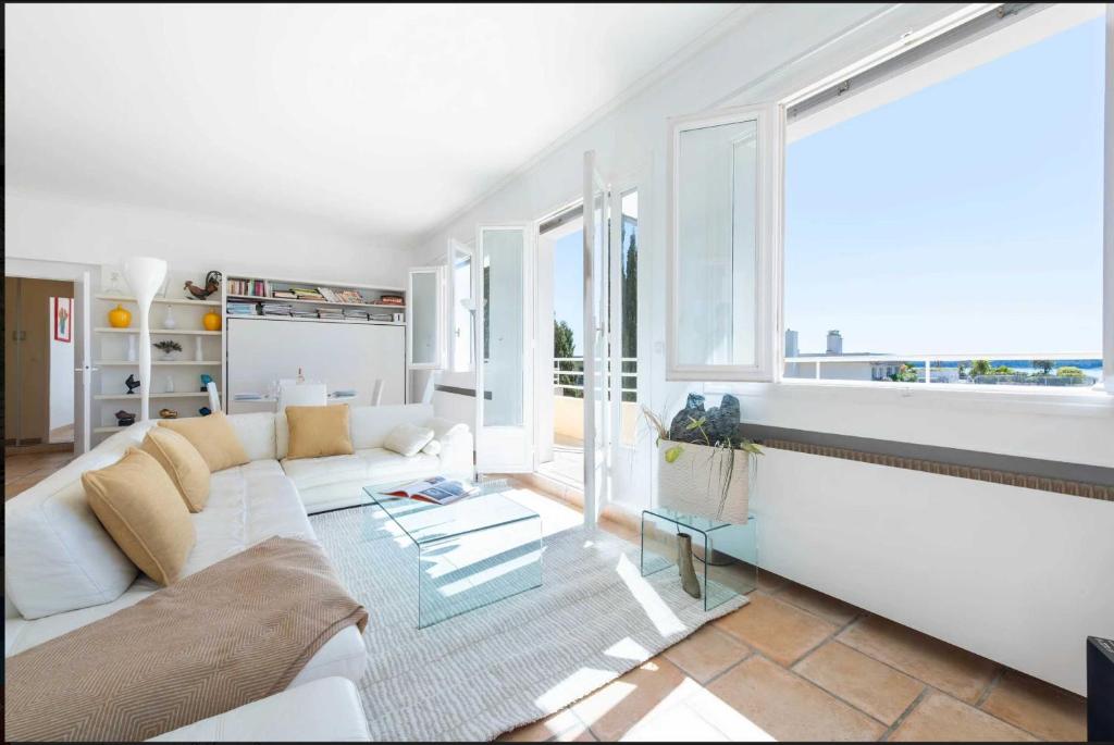 Penthouse sea view and pool A C 6P– Cannes