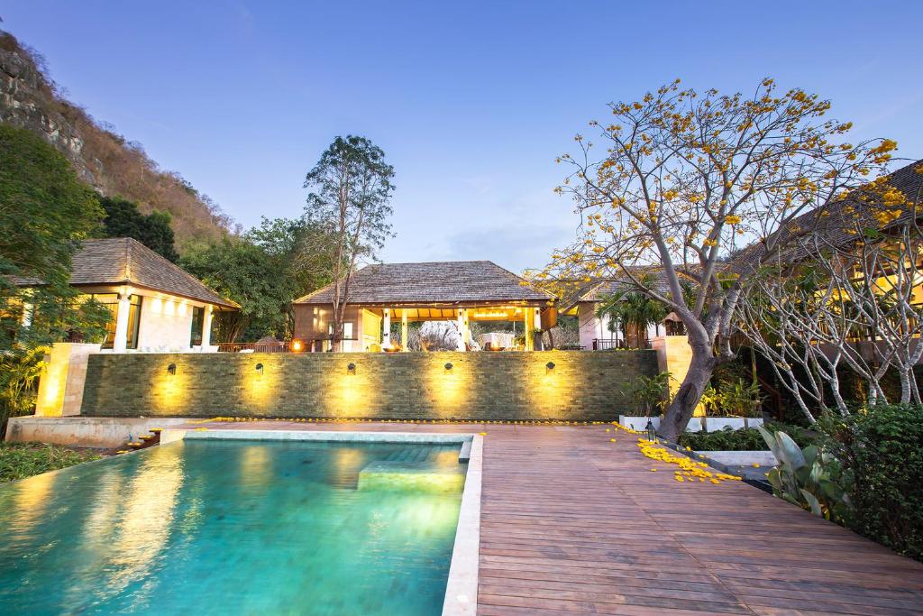 Bazén v ubytování The Series Resort Khaoyai nebo v jeho okolí