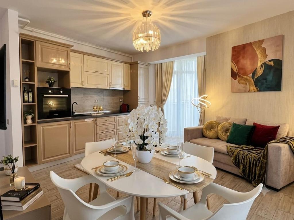Fabulous Front SeaView 3 Room Apartment - Resort cu Piscina Spa Plaja