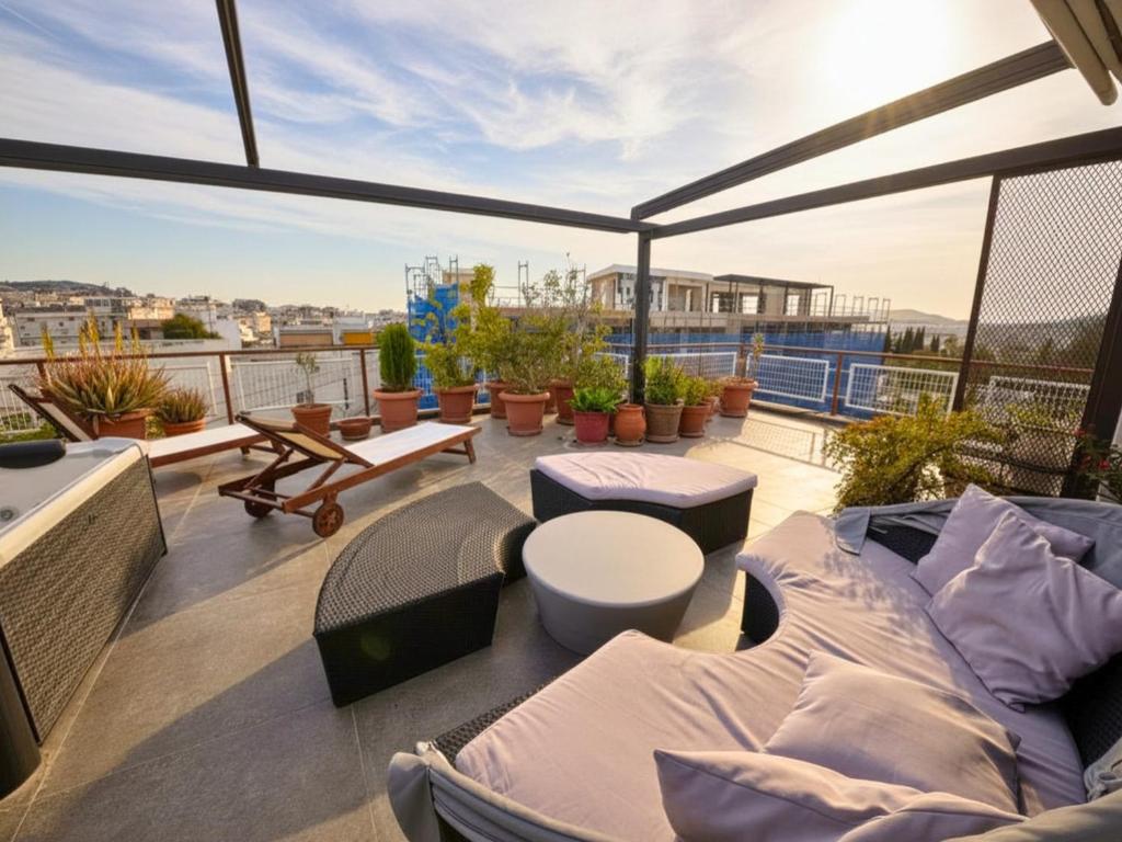 Cozy Penthouse next to Station