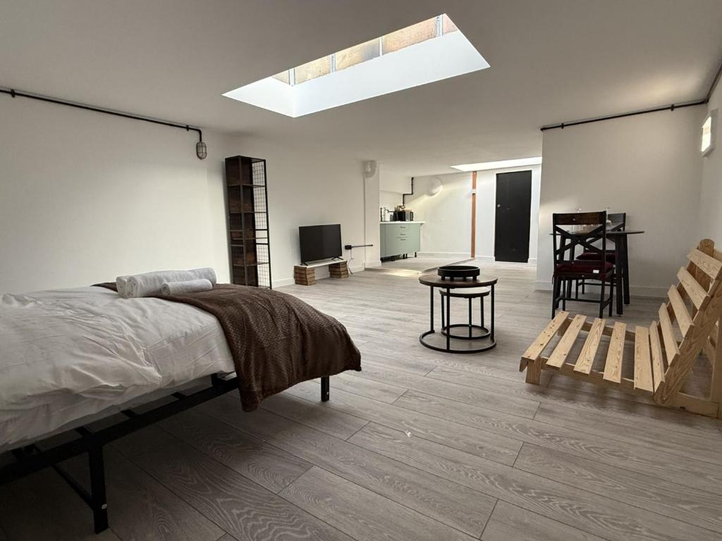 Shoreditch Bethnal Green Warehouse Studio by Tube