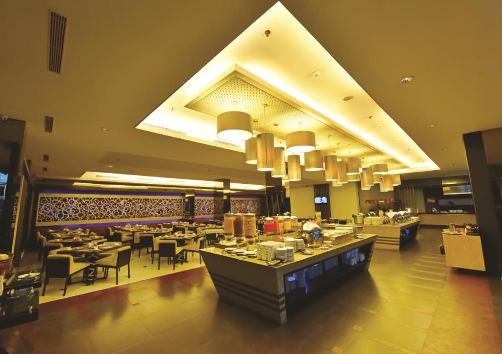 Restaurace v ubytování Holiday Inn Bandung Pasteur by IHG