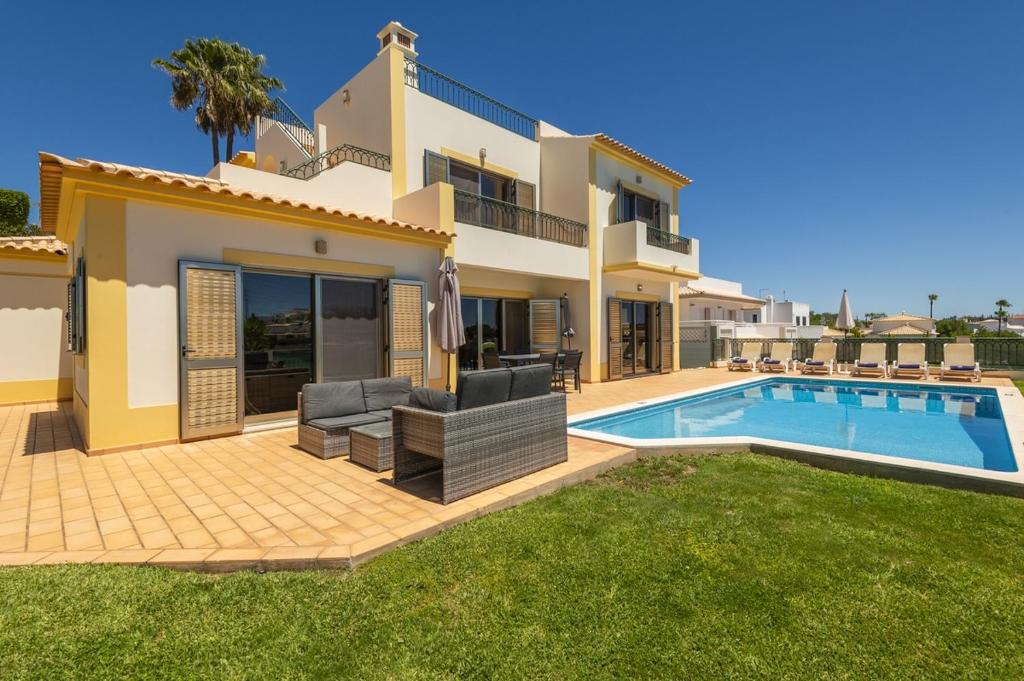 Villa Joana by Villa Select
