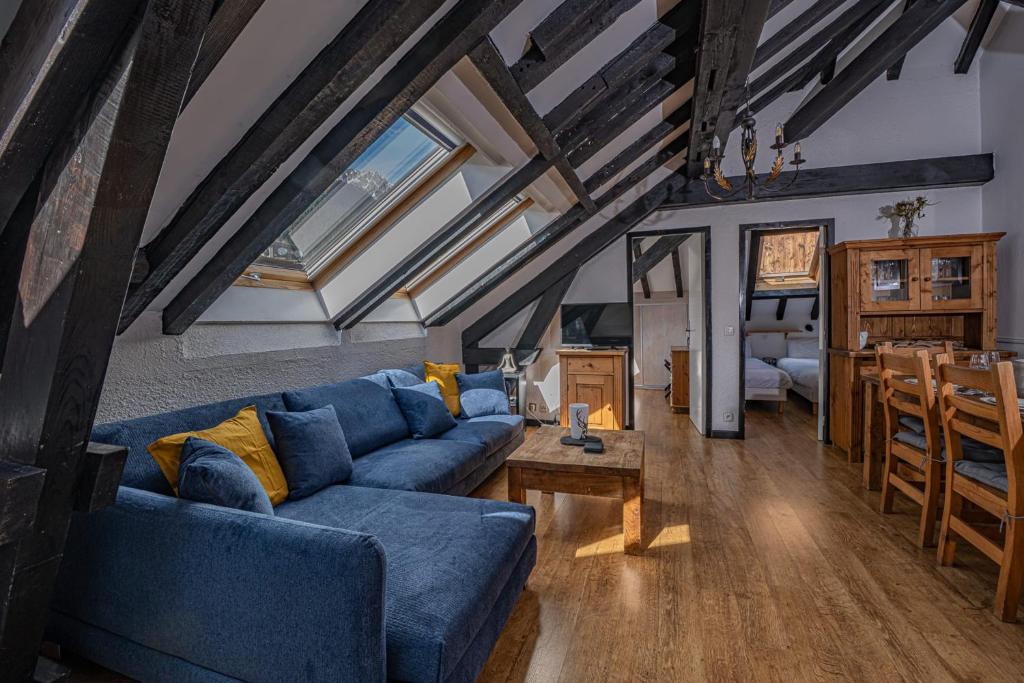 Mansarde- Central 2 bedroom top floor apartment Chamonix