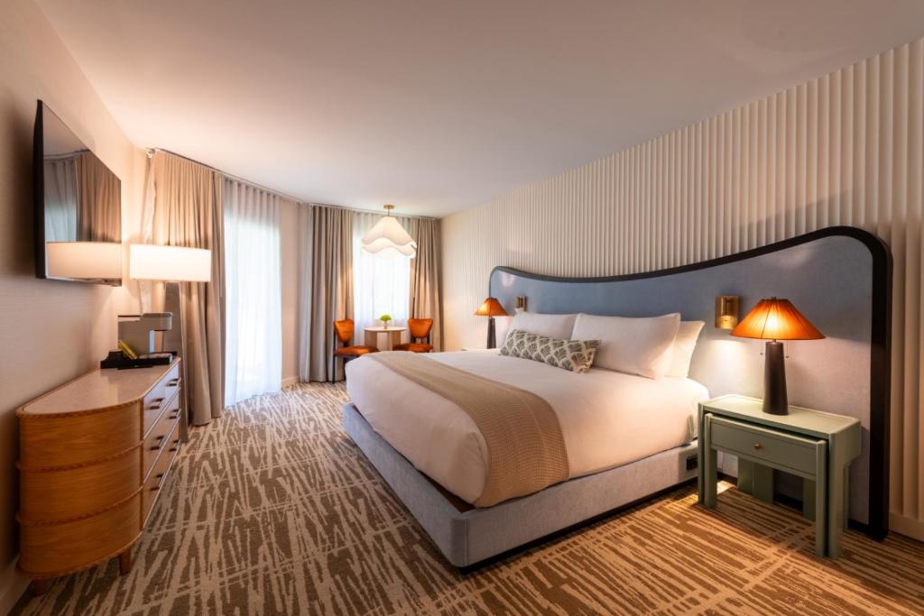 Meadowmere Resort - 
