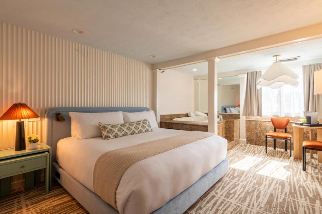 Meadowmere Resort - 
