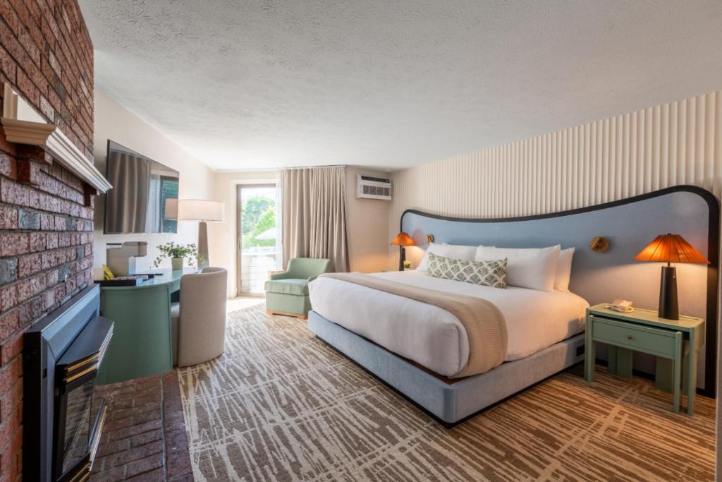 Meadowmere Resort - 