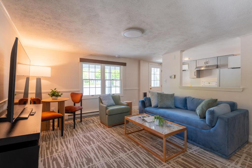 Meadowmere Resort - 
