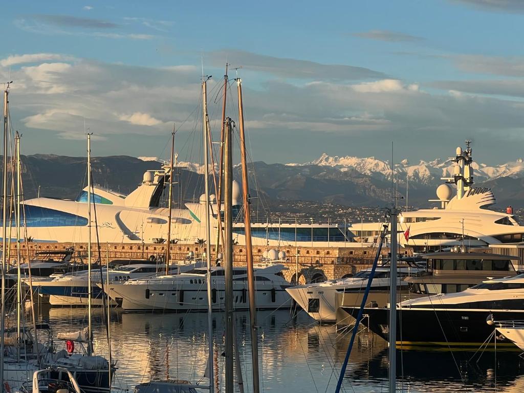 Old Antibes - Yacht view - Design - Beach 5 min
