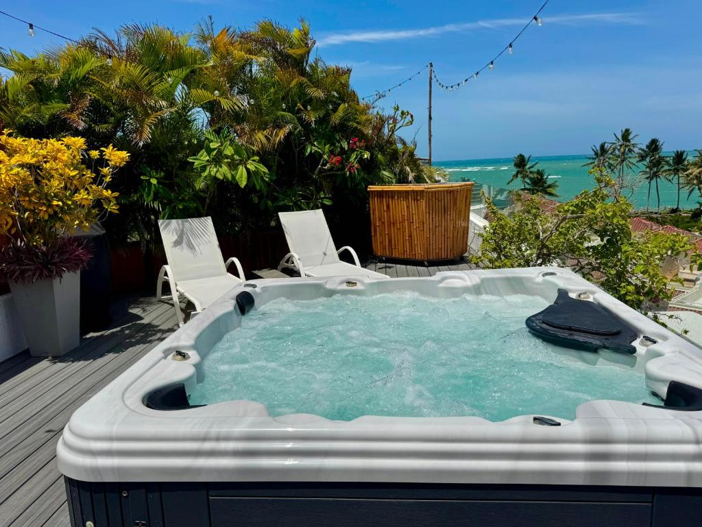 Beachfront · Private Beach Ultravioleta Boutique Residences - Penthouse Apartment