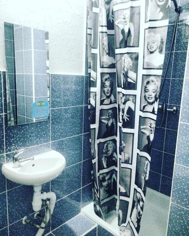 Koupelna v ubytování Yourhostel Saperka
