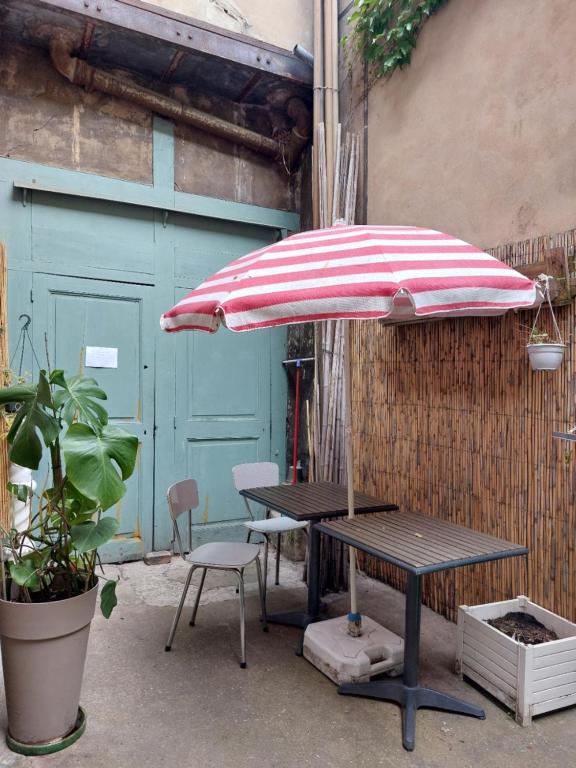 Petit studio indépendant sur cour