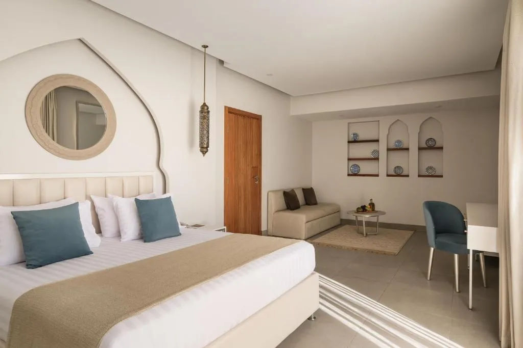 Family Swim-Up Suite