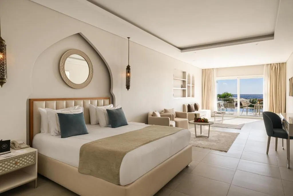 Posh Pool Suite - Posh Club