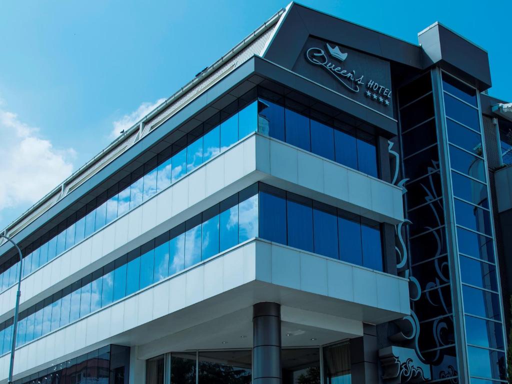 Ảnh trong thư viện ảnh của Queen's Hotel - Zebra Centre ở Skopje