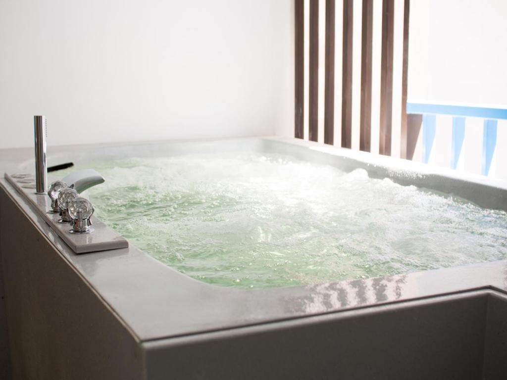 Costa Village Bangsaray - Chambre De Luxe Jacuzzi