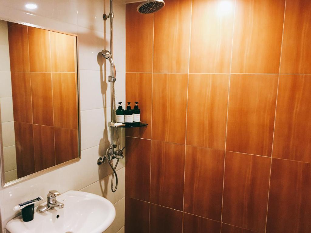 Koupelna v ubytování IDEA Hotel