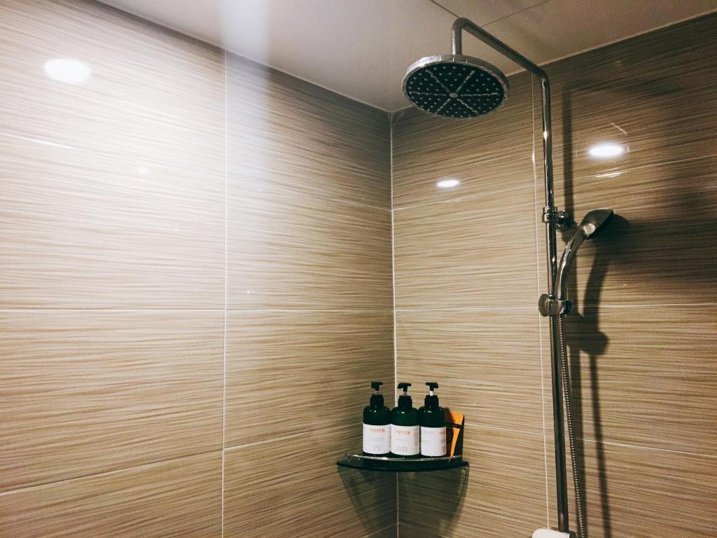 Koupelna v ubytování IDEA Hotel