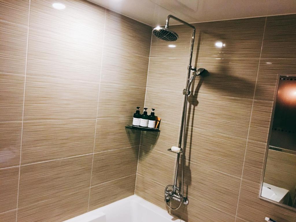 Koupelna v ubytování IDEA Hotel