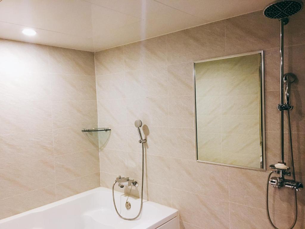 Koupelna v ubytování IDEA Hotel