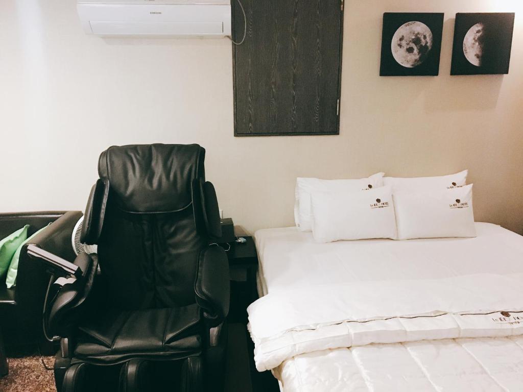 Postel nebo postele na pokoji v ubytování IDEA Hotel