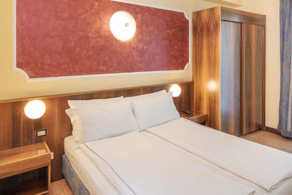 Park Hotel Jolanda - Double Or Twin Room