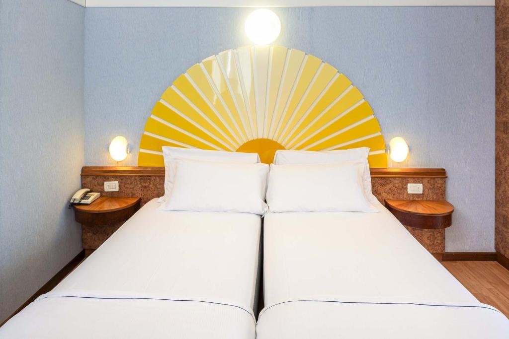 Park Hotel Jolanda - Double Or Twin Room With Lake View