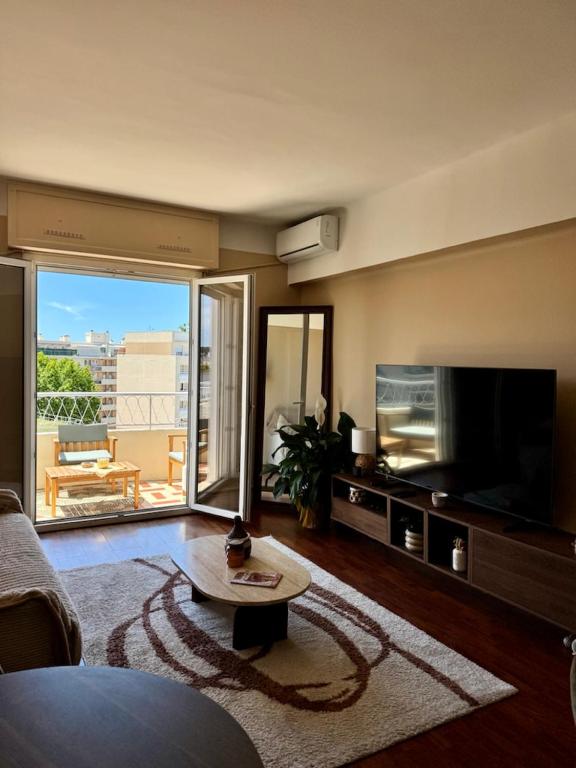 Appartement moderne au centre de Juan les Pins