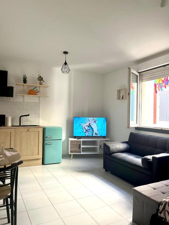Cozy and bright Azur studio in Carcassonne