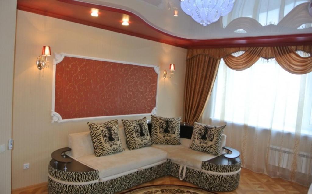 Ein Sitzbereich in der Unterkunft Apartment on Karachevskiy 21